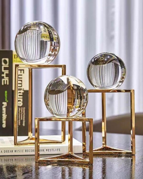 CRYSTAL BALL ON LONG GOLD STAND SET