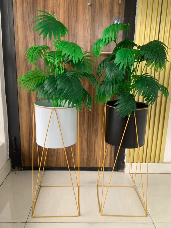 FLOWER VASE GOLD STAND