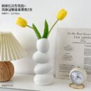 WHITE NORDIC FLOWER VASE