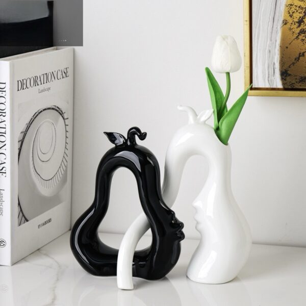 BLACK AND WHITE 2-IN-1 VASE