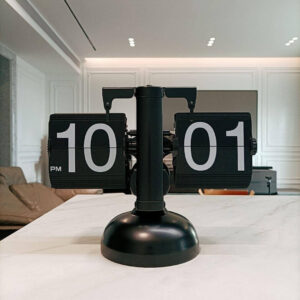 AUTOMATIC FLIP RETRO CLOCK