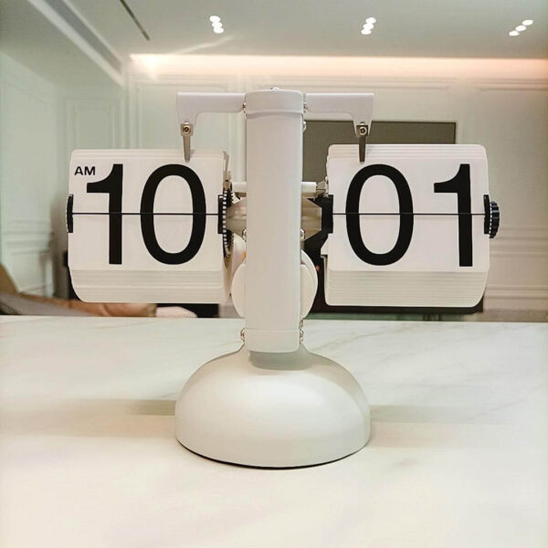 AUTOMATIC FLIP RETRO CLOCK - Image 2