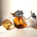 GOLD CUBE VASE AND FLOWER SET