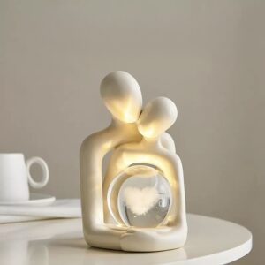 COUPLE HOLDING CRYSTAL