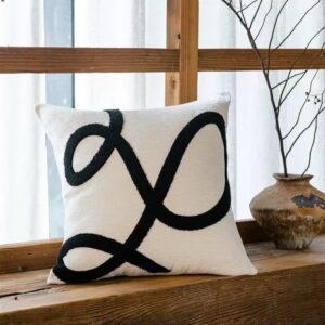 THROW PILLOW 014